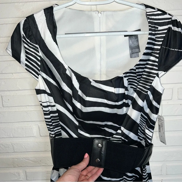 Bisou Bisou Zebra Animal Print Cap Sleeve Belted Dress, Women’s Size 4 - Picture 6 of 8
